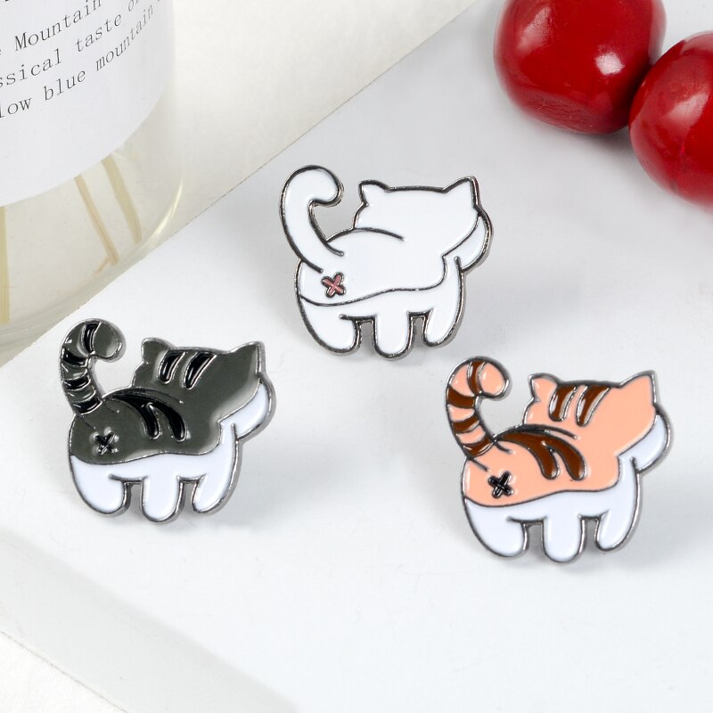 Bros pin Enamel Bentuk Kartun Kucing Warna Hitam Putih Orange Untuk Pakaian