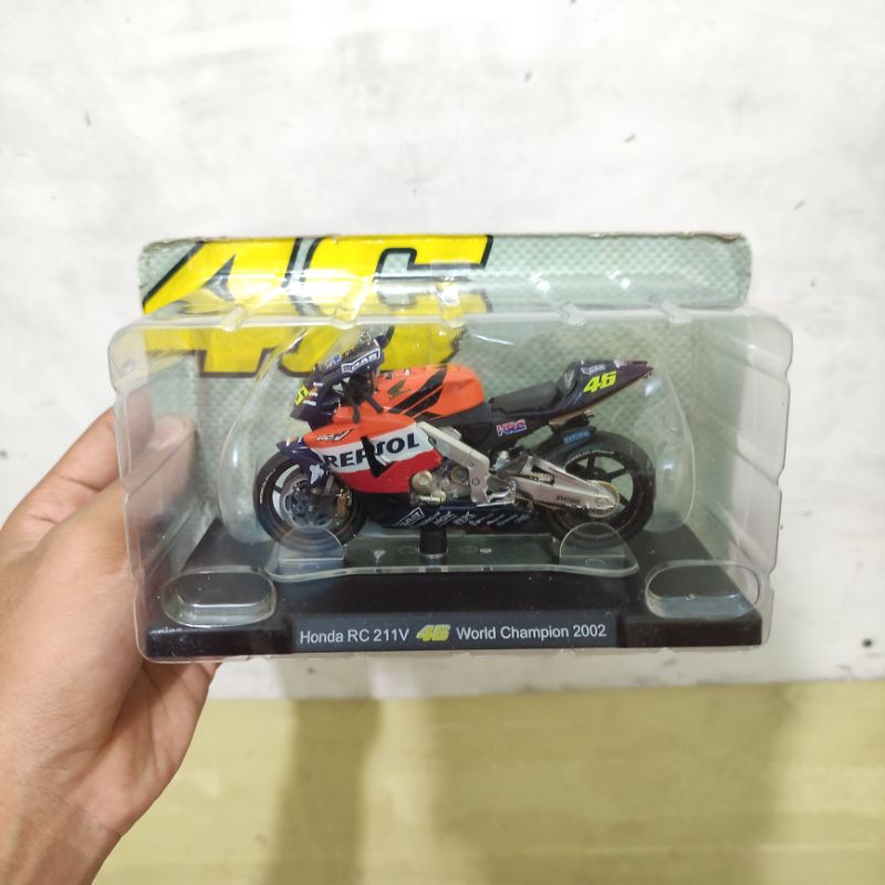 Diecast Miniatur Motogp Honda RC 211V VR46 World Championship 2002 Mainan motogp Valentino Rossi