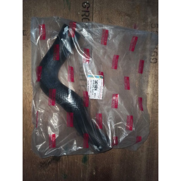 Selang radiator atas panther 2.3