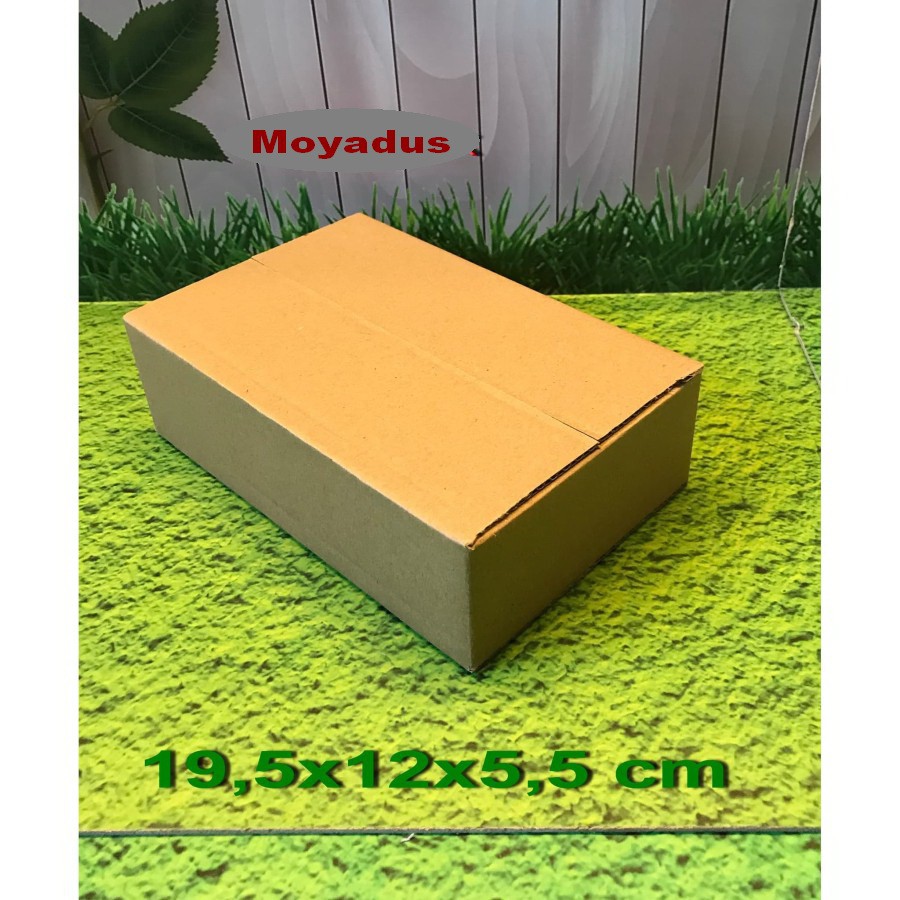 

kardus uk. 19,5x12x5,5 cm.....Karton.(Box Tps)