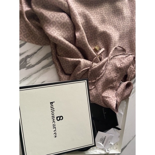 PL tapis slip on Buttonscarves NAVAJO