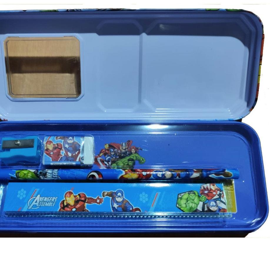 

[PRODUK PLNWE] Kotak Tempat Pensil Anak (Kaleng) Set Dengan Isi Bagus (cc-7100) 9QT
