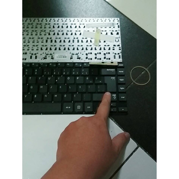 Keyboard Samsung 530U4B 530U4C NP530U4B NP530U4C NP530U4E enter L