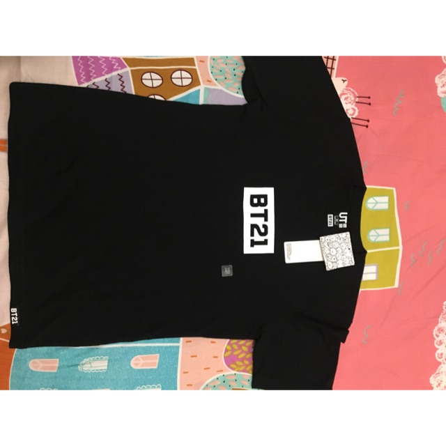 Original Kaos Uniqlo BT21