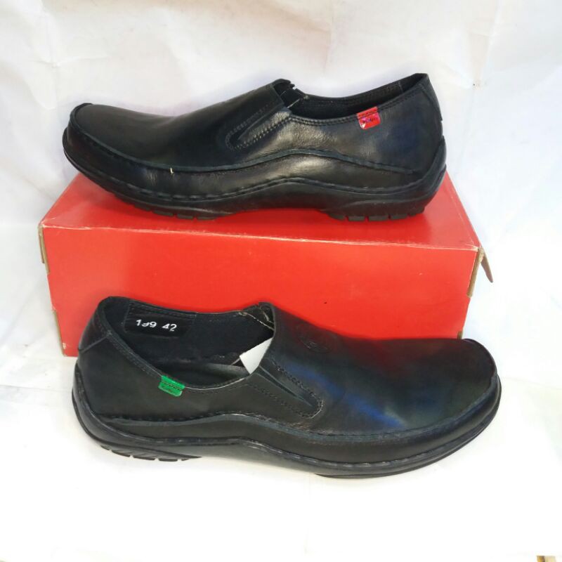 Kickers. Sepatu Kickers Pria.Kickes Slip On. Sepatu Pria Kulit Asli. Sepatu Kickers Pria Kulit Asli