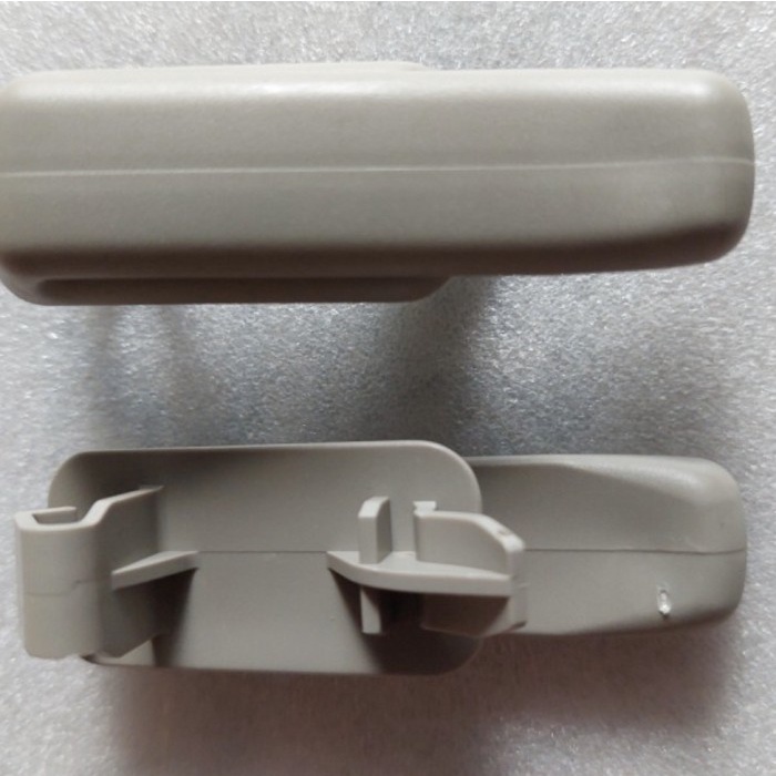 Nesdaywed Plastik Safety Belt Innova / Cantelan Safety Belt Belakang Innova Orig