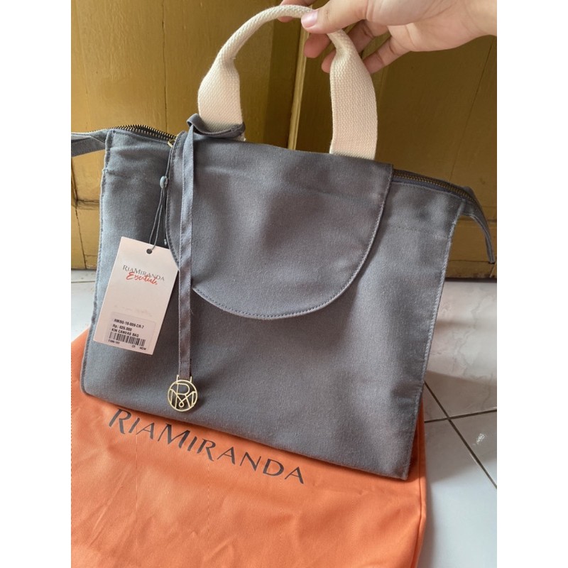 preloved kin kanvas bag ria miranda