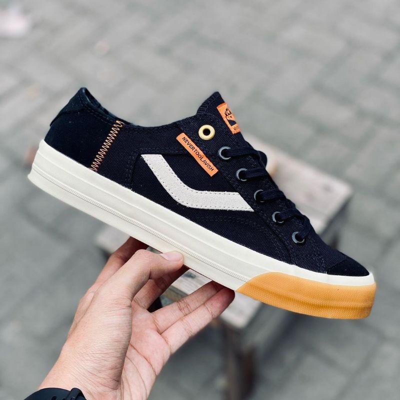 SEPATU VENTELA NEVERTOOLAVISH LOW ORIGINAL BEST SELLER