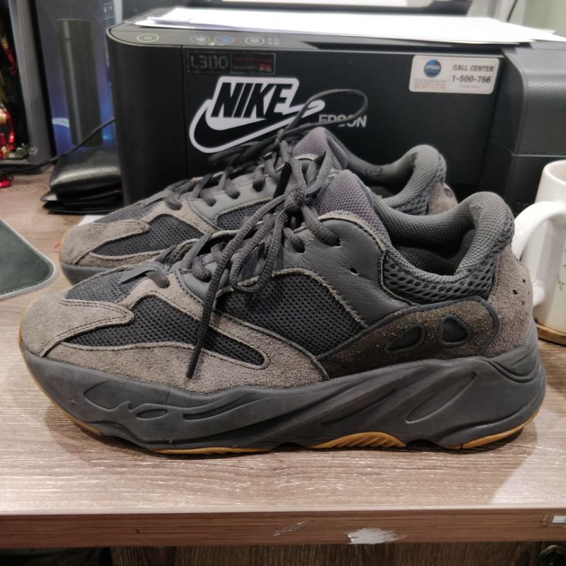 Adidas Yeezy Boost 700 Utility Black
