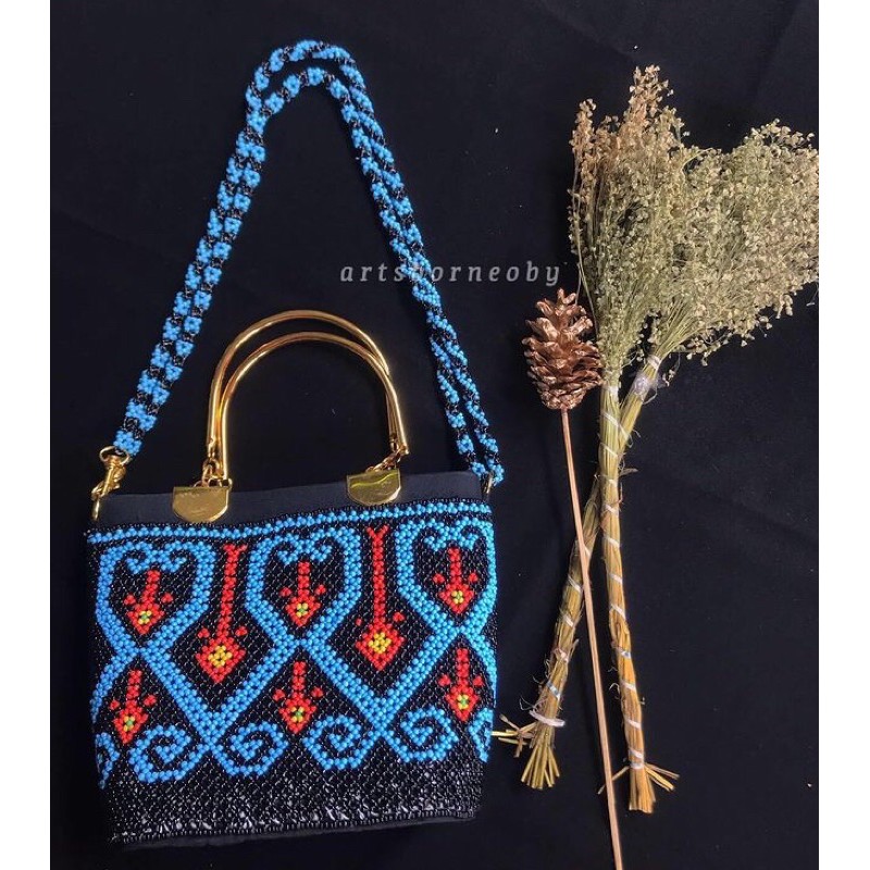 TAS MANIK MOTIF DAYAK