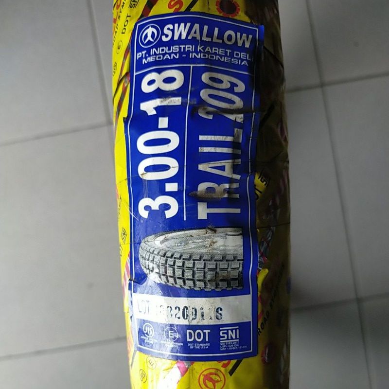 BAN LUAR MOTOR 300 - 18 SWALLOW TRAIL S 209 TT 3.00 RING 18 JAPSTYLE