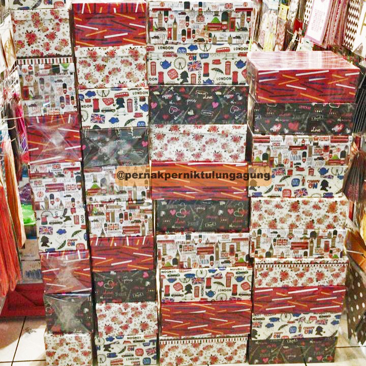 

Kotak Kado 20x20x12cm - Kotak BJ