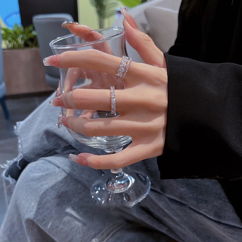 Cincin Model Terbuka Desain Daun Lapis Ganda Bahan Zirkon Warna Silver Gaya Korea Untuk Hadiah