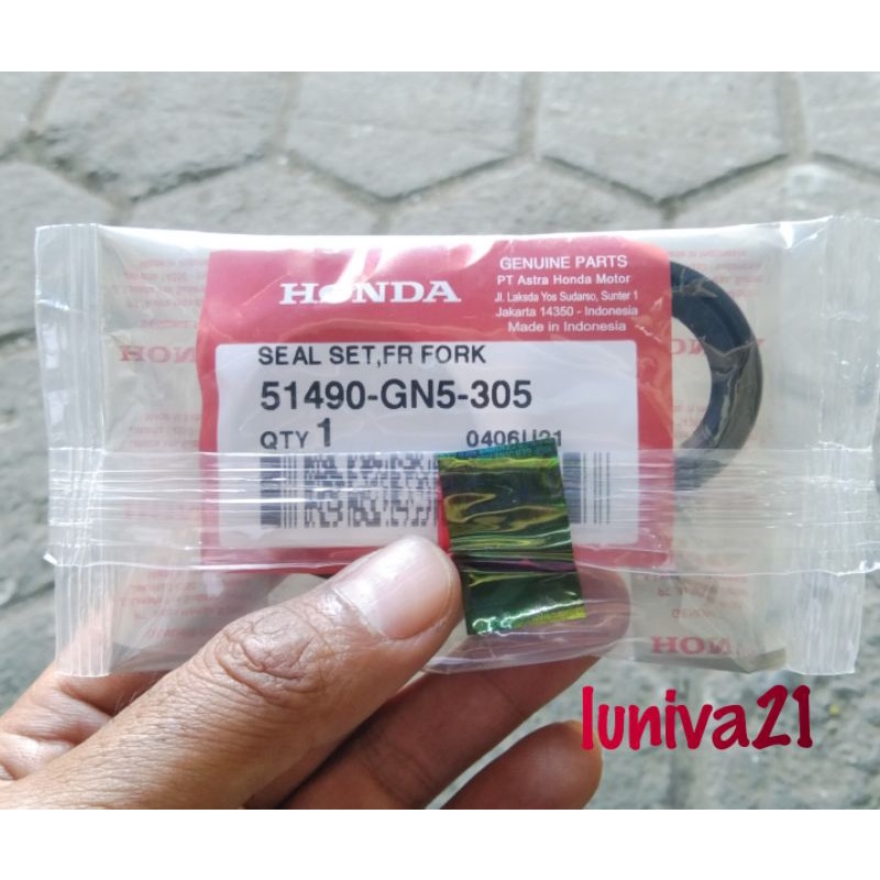 Seal Shock Depan Honda Beat Vario Scoopy Original Honda