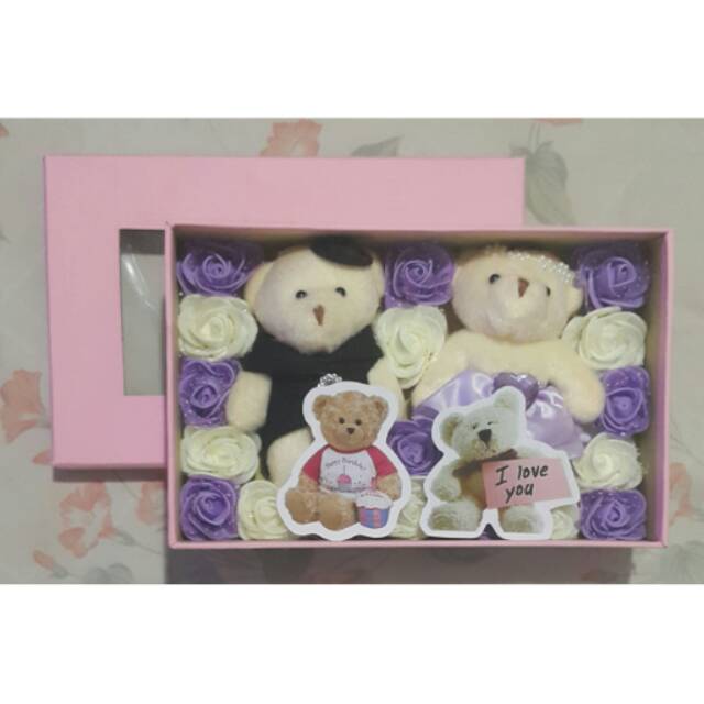 

Giftbox, kado ulang tahun, kado anniversary, kado valentine, boneka, bunga