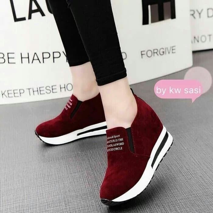 Zora Sepatu Wanita Slip On R07