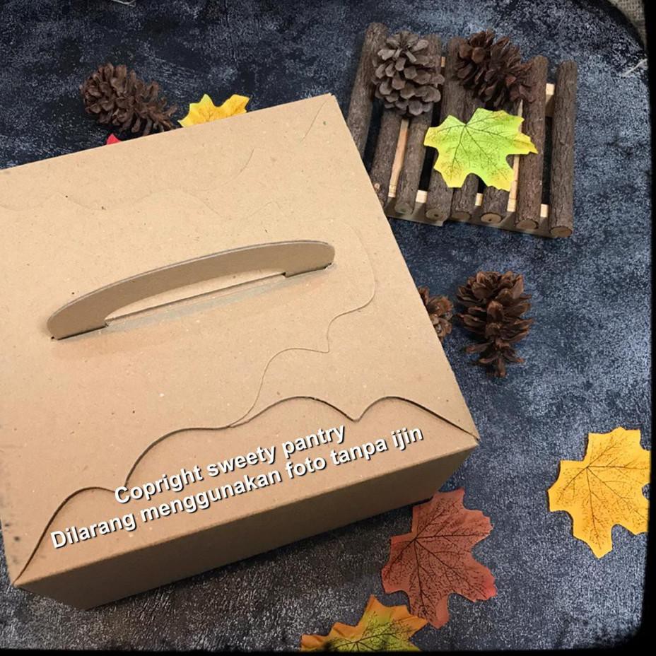 

『fast』 42514 B - dus kue/box kue/kemasan/packaging kue model tenteng ukuran 25x25x14 Brown