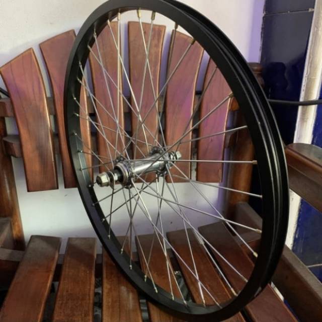 Velg roda depan sepeda ukuran 20 bmx 
bahan ALLOY