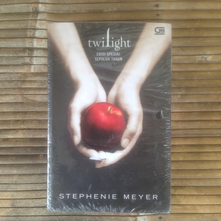 Twilight Hidup & Mati Edisi Spesial Sepuluh Tahun - Stephenie Meyer