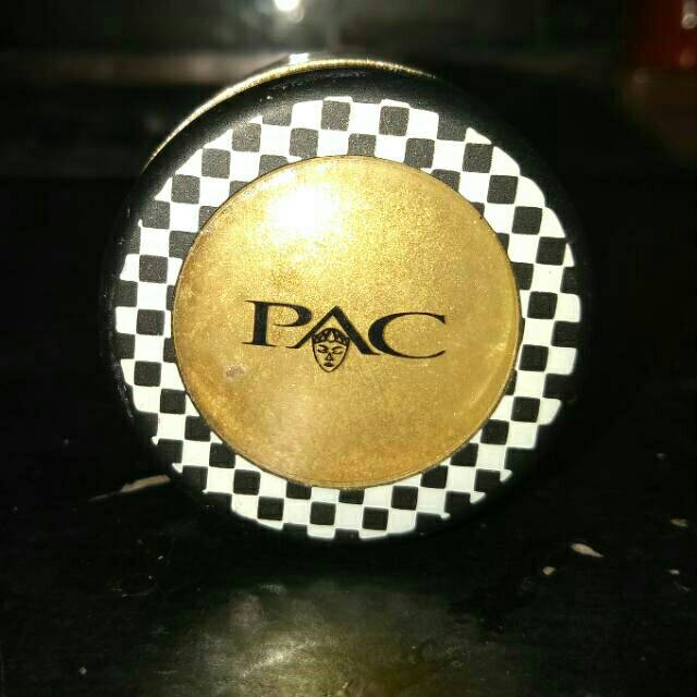 Powder eyeshadow PAC