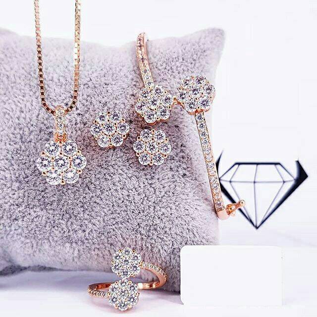 Set perhiasan berlian medan