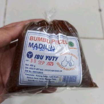 

Bumbu Pecel Madium Ibu Yuti Pack 450g / Ibu Yuti Bumbu Pecel Madiun 450g