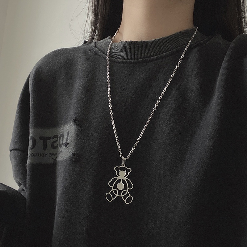 Kalung Rantai Panjang Liontin Beruang Hollow Gaya Korea Retro Hip-Hop Untuk Dekorasi