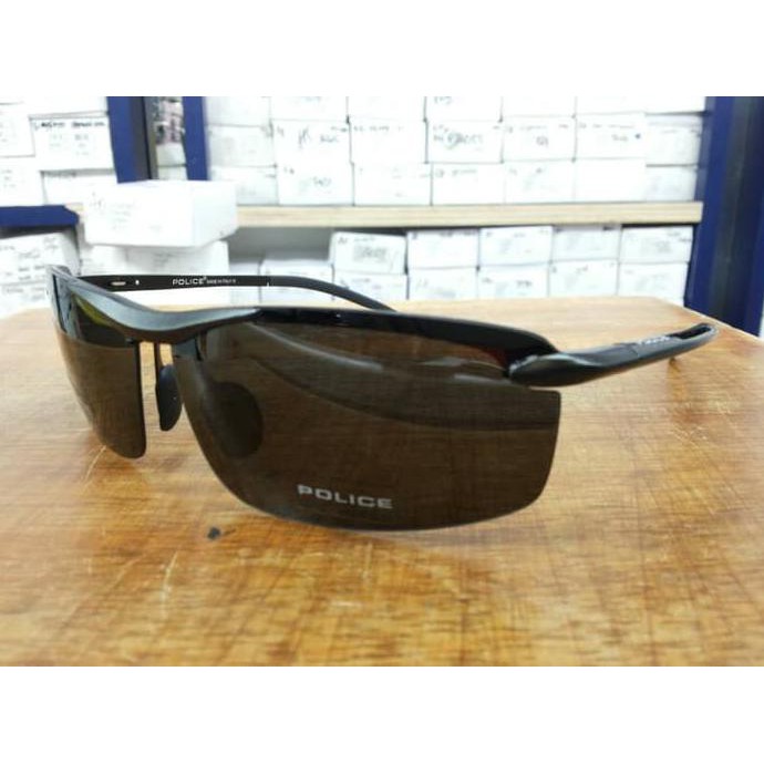 KACAMATA POLICE S1830 FULL BLACK POLARIZED LENS DISKON