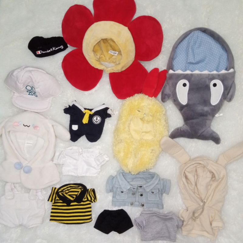 (Mohon Baca Deskripsi Informasi Penting) Preloved Baju Boneka 20cm Doll                             