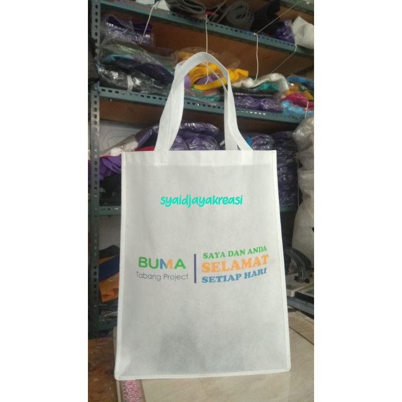 

Goodie Bag jahit sablon 3 warna 1 sisi ukuran 30x40x10 cm