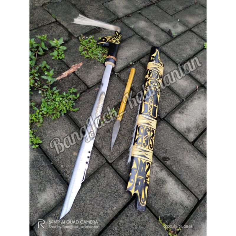 Mandau khas kalimantan panjang 65 cm buat jaga jaga