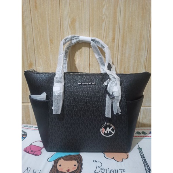 Michael Kors Charlotte Tote Zip Bag