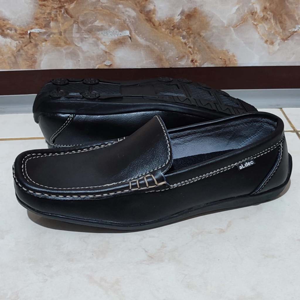 Sepatu Slip On Pria Hitam Polos Aldeo P01 Slop Tanpa Tali Full Black Sneakers Casual Laki Laki Dewasa Terbaru Buat Kerja Dan Santai