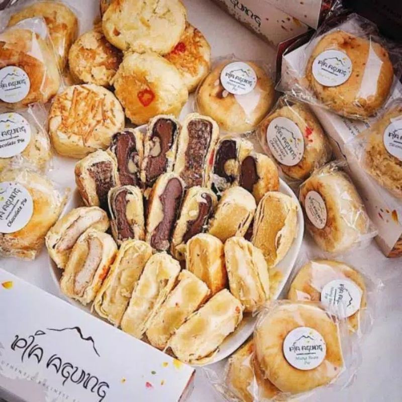 

PIA BALI "PIA AGUNG ASLI BALI" LEMBUT BANYAK VARIAN RASA ENAKK ISI 5 PCS + BUBBLE WRAP