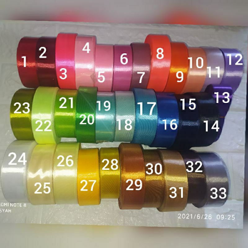 

pita satin 2,5 cm 4 cm harga tiap 3 meter 1 warna