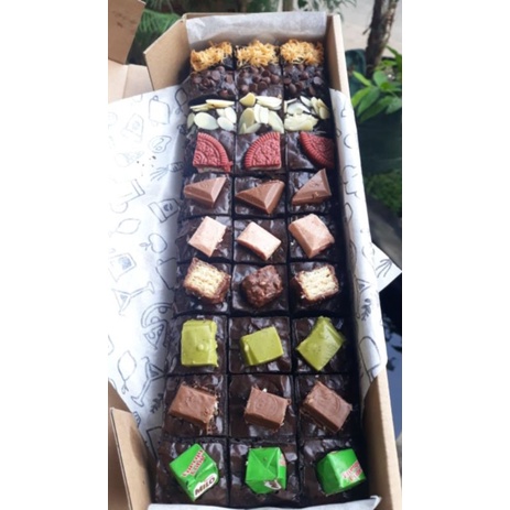 

OPEN PO BROWNIES 10x30/Hampers Natal