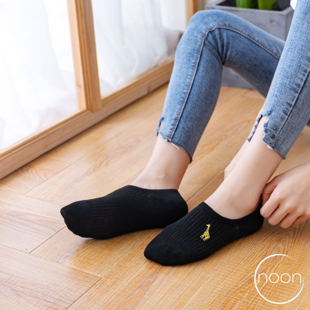 NOON (Ollie) Kaos Kaki Wanita Korea Pendek Semata Kaki Motif Lucu Impor Vintage Kaus Kaki Kerja Kantor Sekolah Miniso Pound Fit Yoga SMA Ankle Socks Muslimah Sneakers Bola Basket Work Out Gym Olahraga Murah Kekinian Grosir Lusin