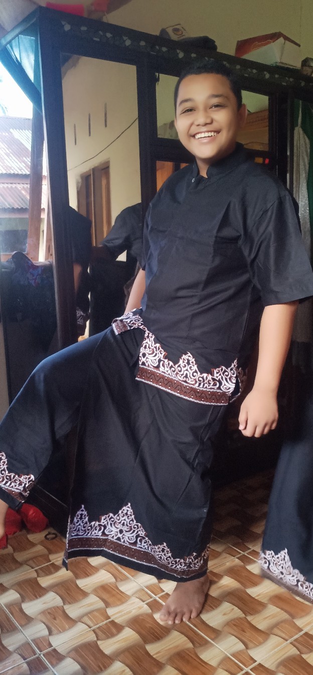 Batik Solo Setelan Celana Sarung Dan Kemeja