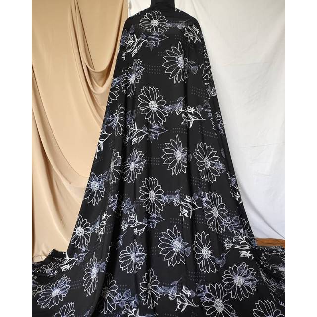 Kain wolfis panjang 3,2m hitam motif bunga putih