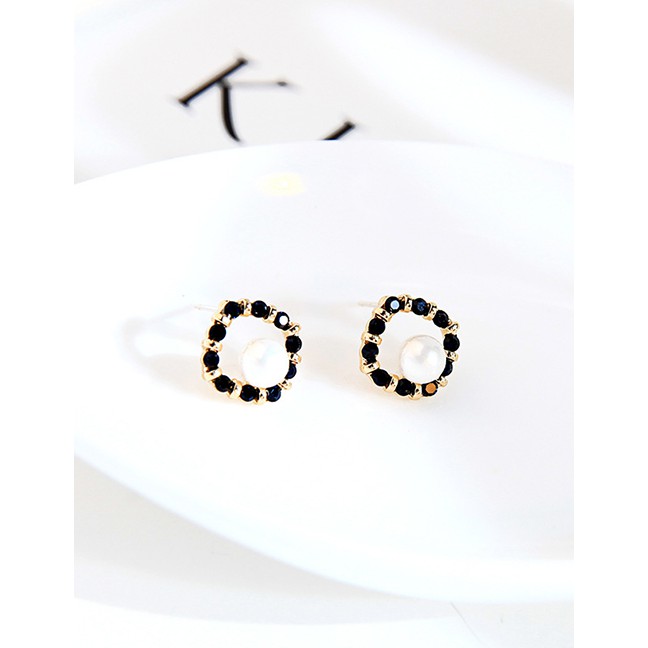 LRC Anting Tusuk Fashion Openwork Pearl Earrings With Diamonds D84693