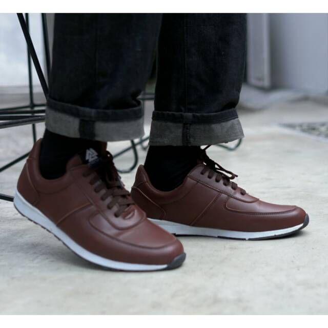(PROMO) Sepatu Sneakers Pria Kulit Sintesis Premium HEROES FREY Sepatu Sneakers Kasual Pria