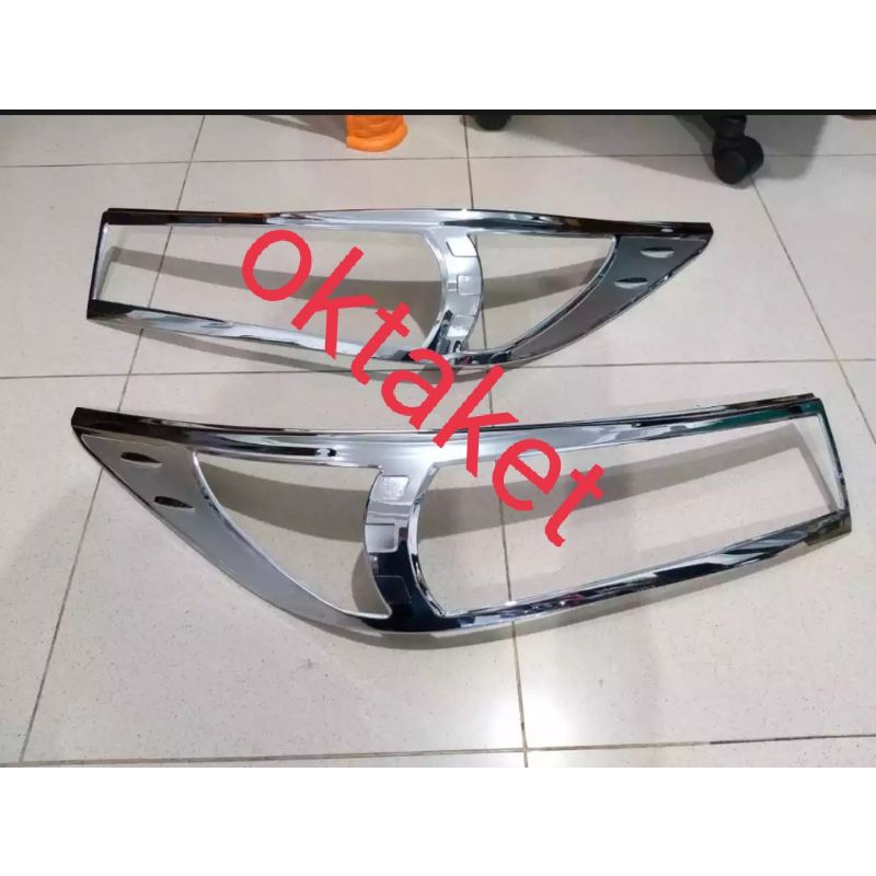 Garnish lampu depan all new innova 2016/ head lamp garnish  Hitam Chrome Carbontivo