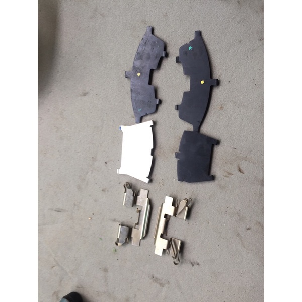plat kampas rem depan ertiga set