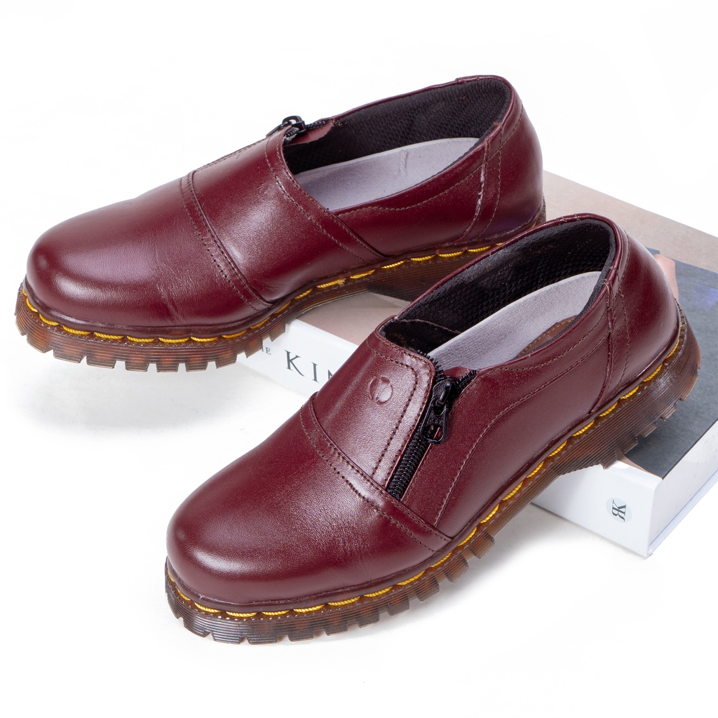 Sepatu Boots Kulit Asli Wanita Low Cut Slip On Like Docmart VD131