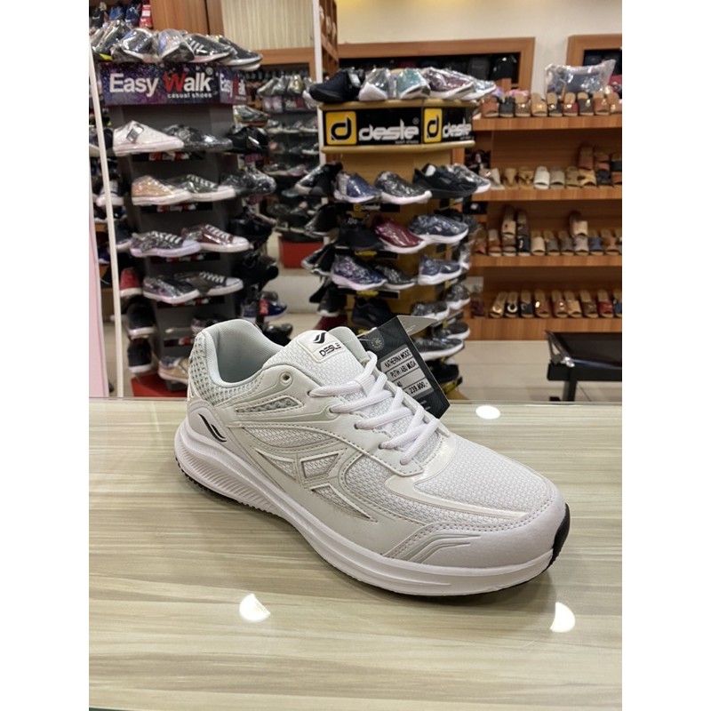 Desle Katherina Wood