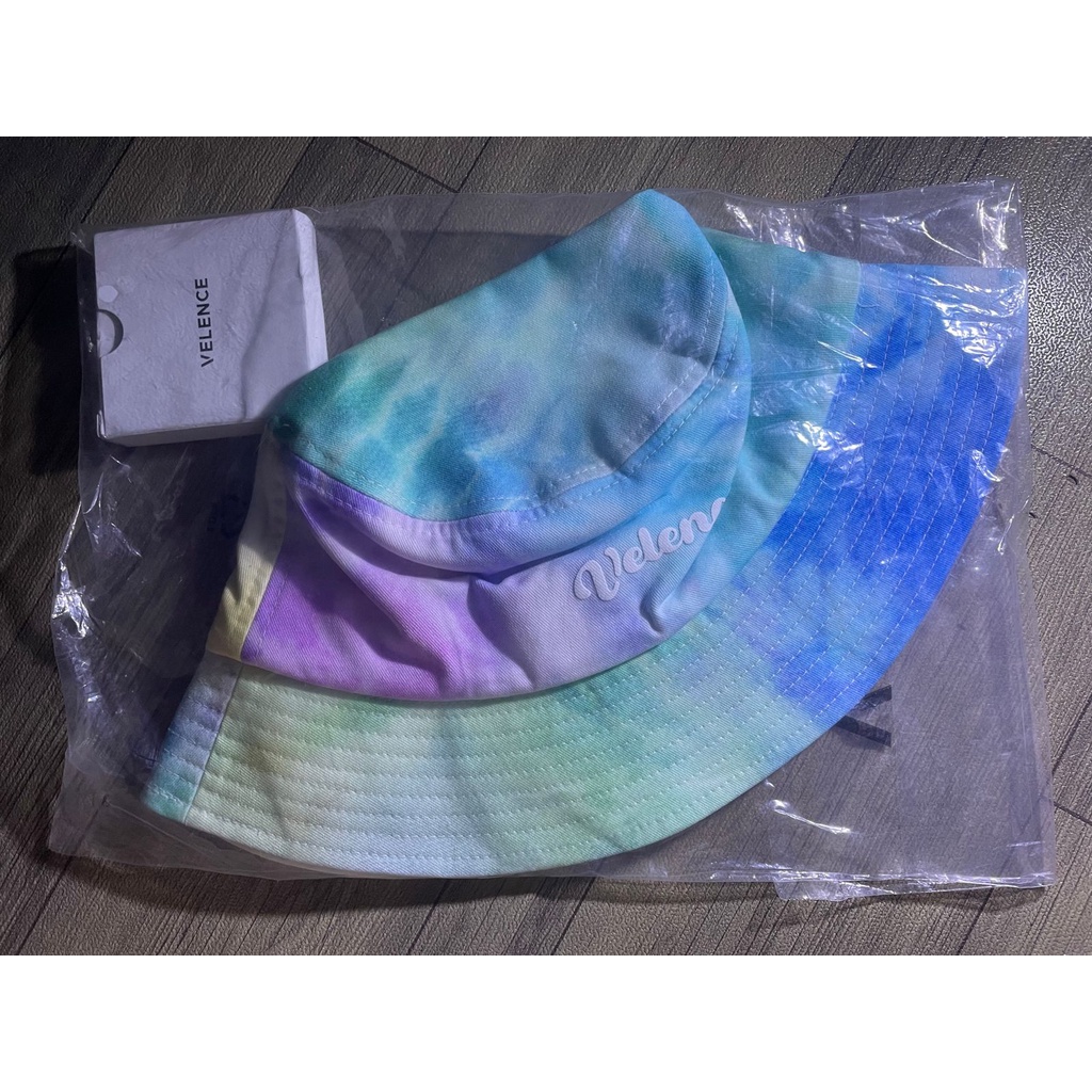 READY STOCK BUCKET HAT VELENCE WIN METAWIN