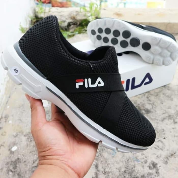 Unik SEPATU SLIP ON FILA HITAM SEPATU SLOP COWOK FILA Limited