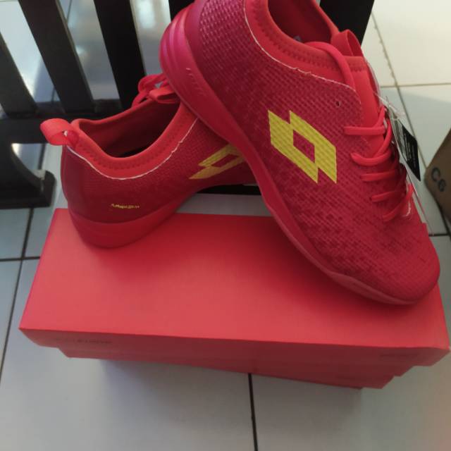 Sepatu futsal lotto spark