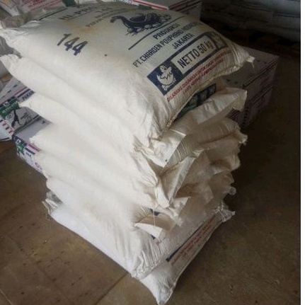 PAKAN BEBEK PETELUR CP144 HI-PRO-VITE PUR HI PRO VITE konsentrat telur CP 144 charoen pokphand 50kg