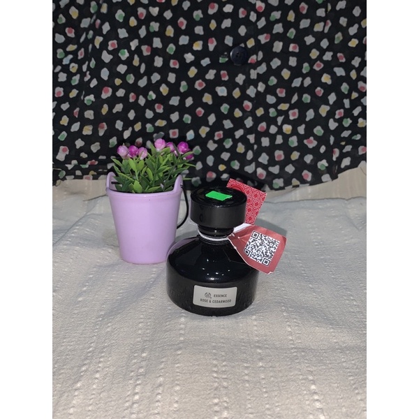 The Body Shop Original Rose & Cedarwood Essence / Oil 20ml